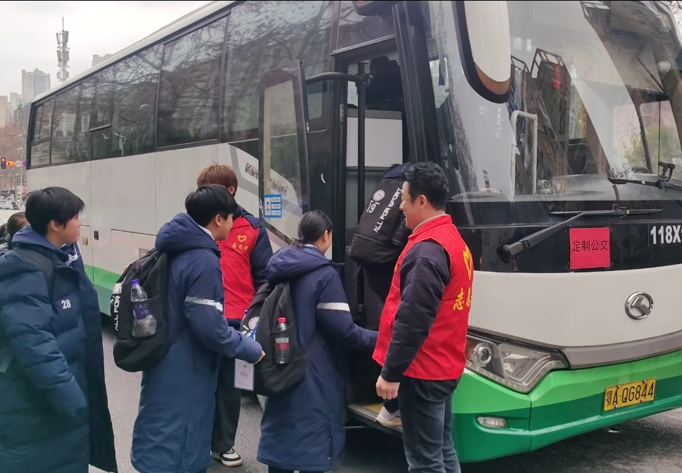 天博体育官方网站-定人定线 精准接驳 武汉公交高标准保障全国青少年女子足球锦标赛